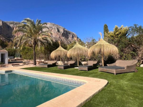 Villamontgovalls private pool and stunning views!